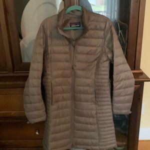 Women sz small silver Patagonia coat